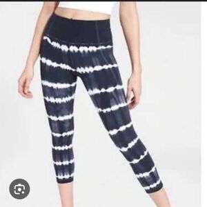 Athleta Blue And White Cropped Leggings Size Medium
